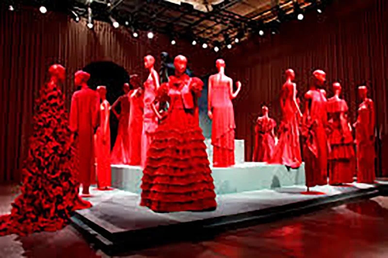 Precision scenic engineering creating museum-standard exhibition environments.