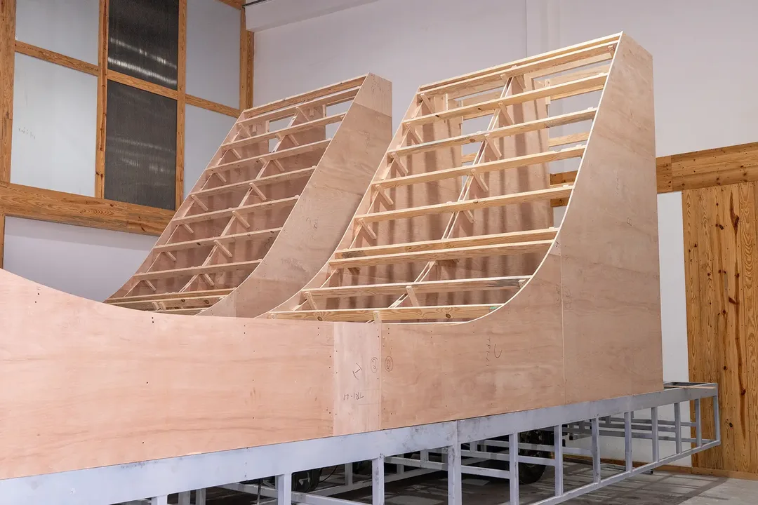 Evolution Scenic modular frame showing engineered lifting points, accessible connectors and transport-sized sections.
