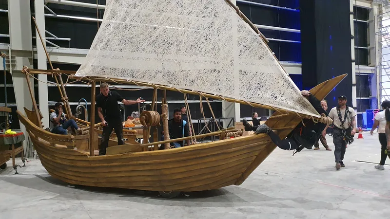 Scenic boat body concealing the golf buggy propulsion system for the Terhal production.
