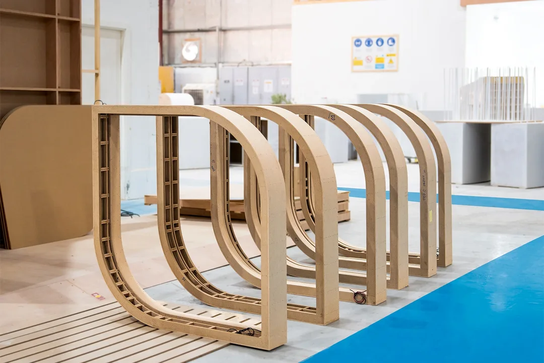 Numbered scenic modules packed in installation sequence for efficient site assembly

