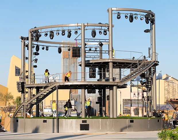 stage-scenic-boulder.webp