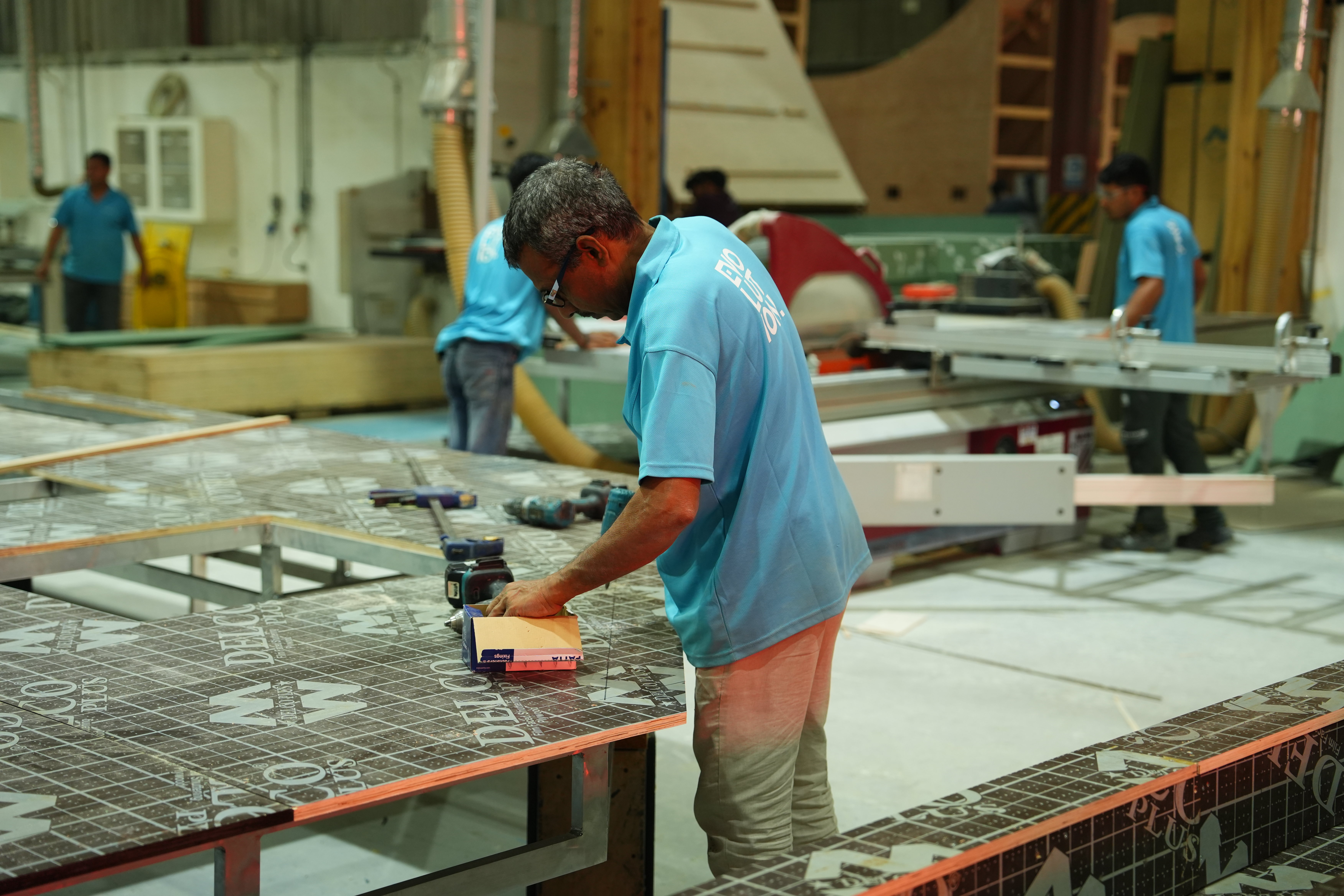 Scenic fabrication details including joints, brackets, CNC edges and removable access panels.