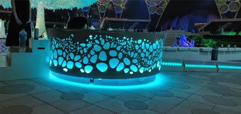Evolution Scenic circular scenic base developed for manual and powered movement.