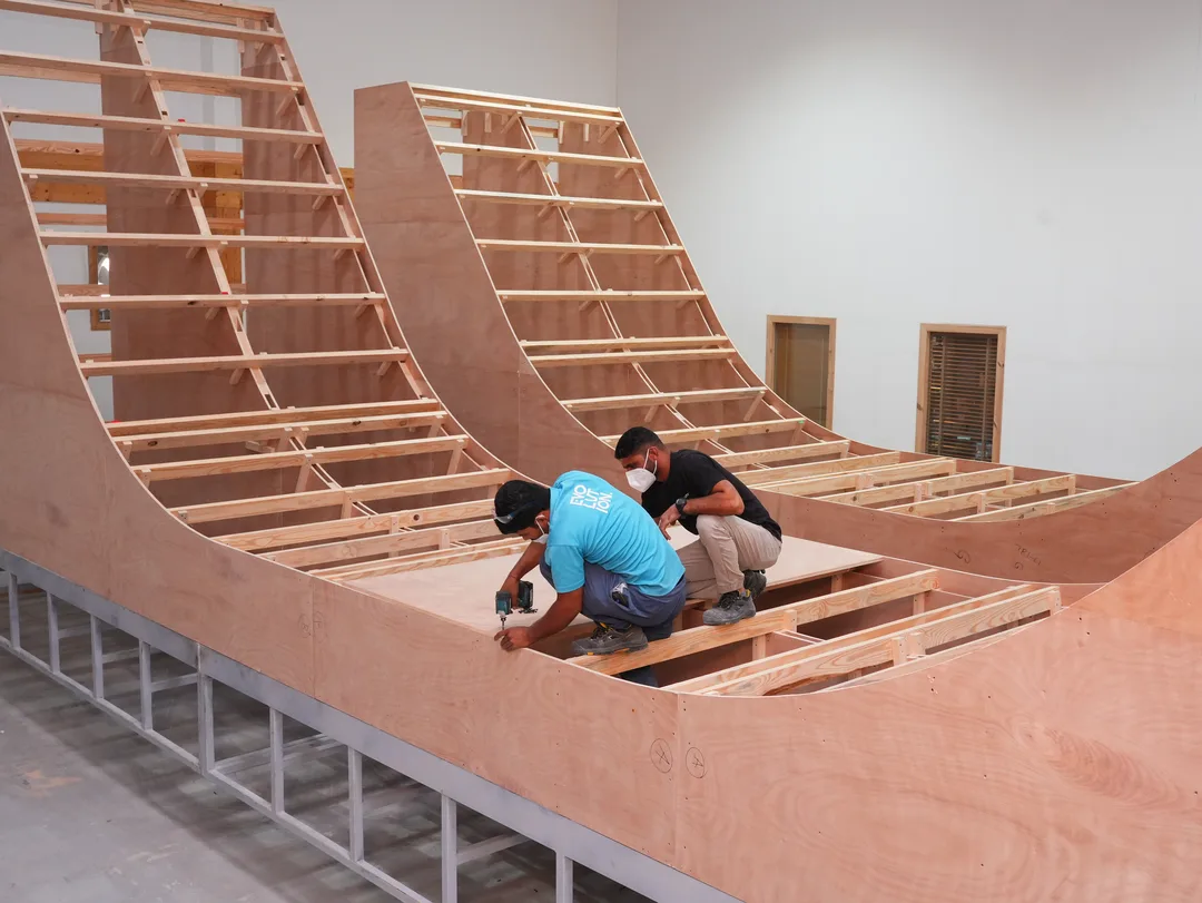 Parade float module fabricated from a planned assembly and installation methodology.