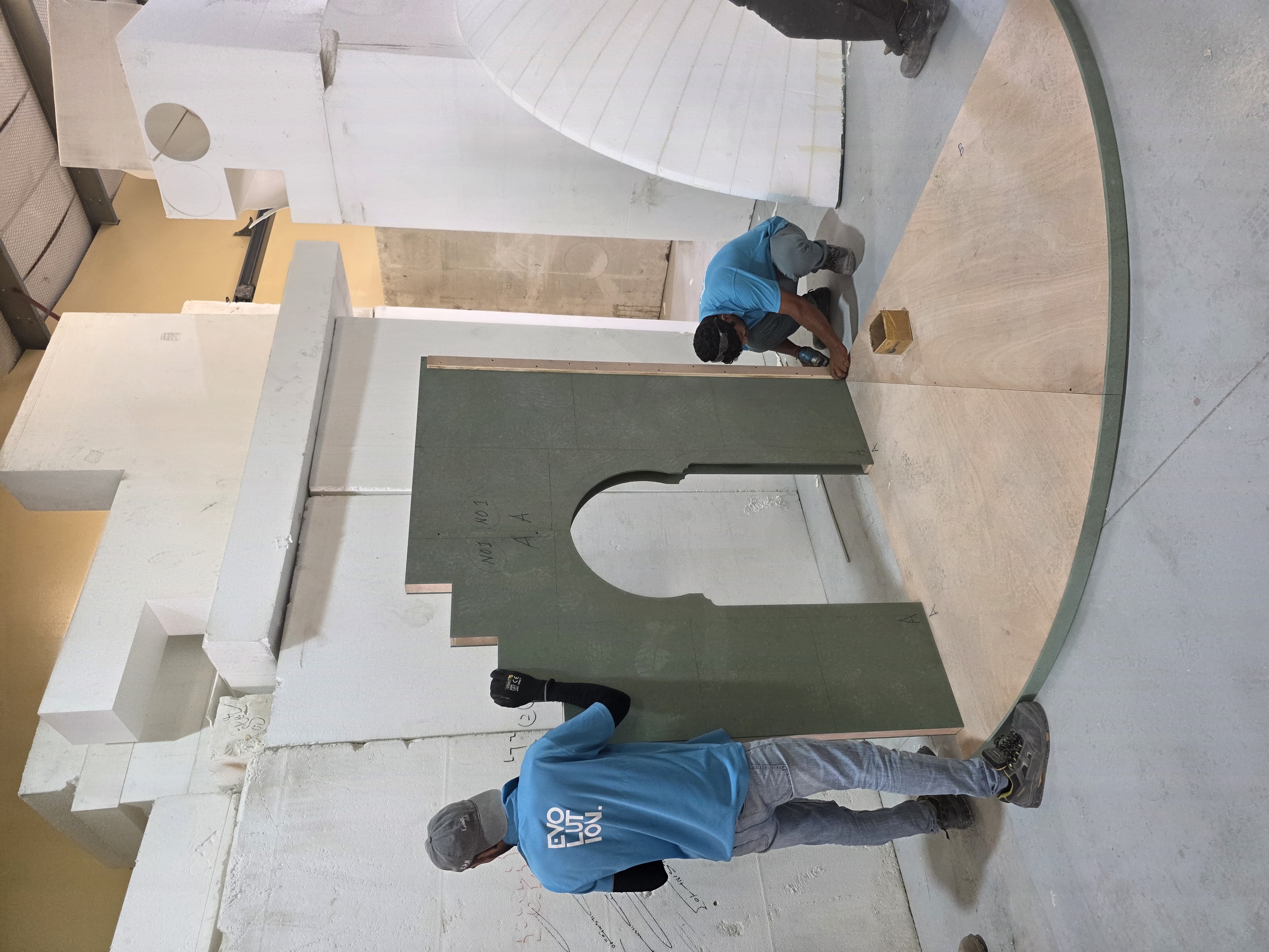Workshop pre-assembly of broadcast scenery reducing corrective work during the limited studio installation window.