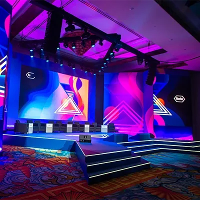 roche-conference-stage-led-screens-lighting.webp