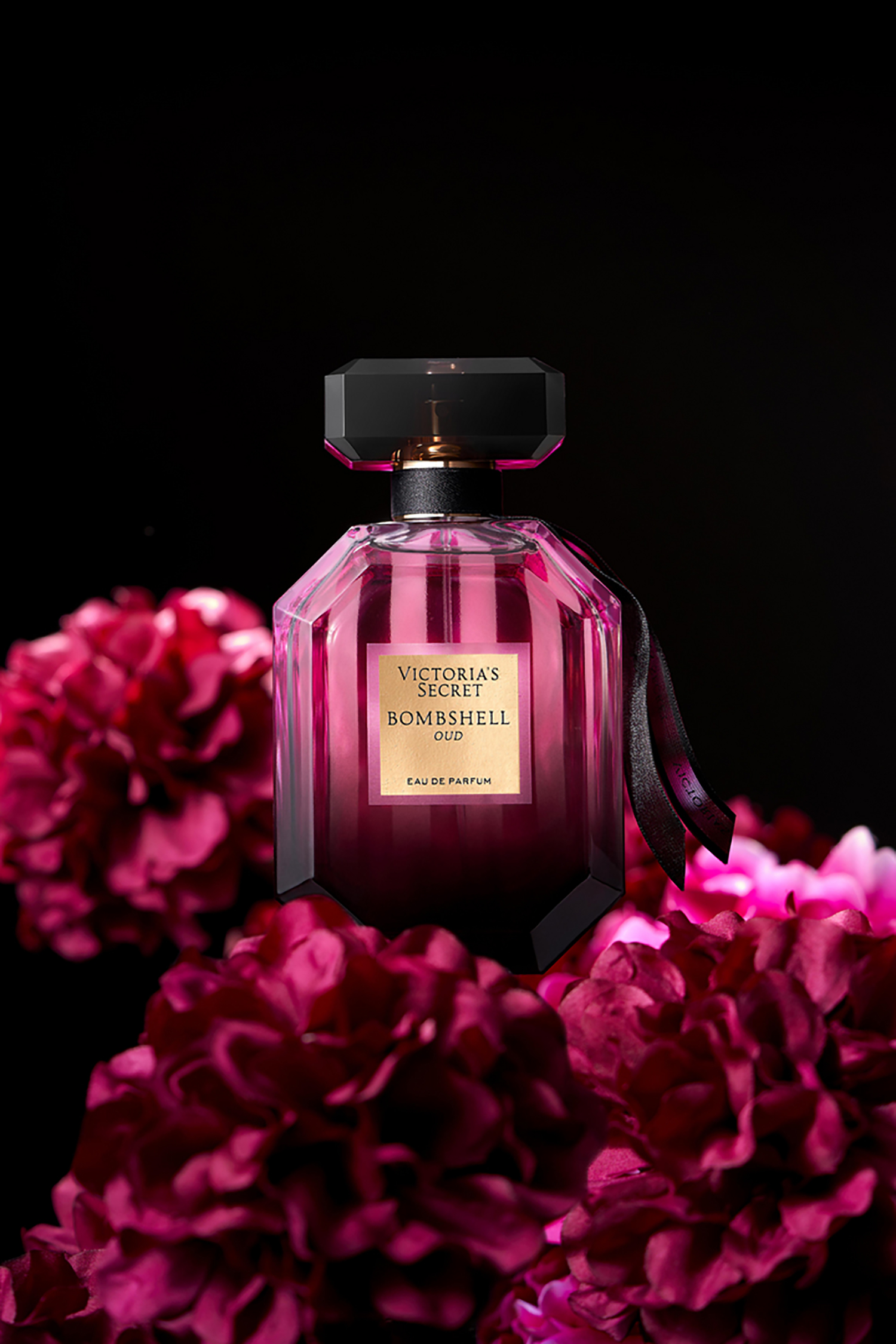Evolution Scenic fibreglass Victoria’s Secret perfume bottle fabricated for the Dubai fragrance launch.