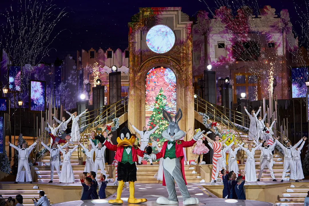 Evolution Scenic motorised winter stage with eight-metre clock tower at Warner Bros World Abu Dhabi.
